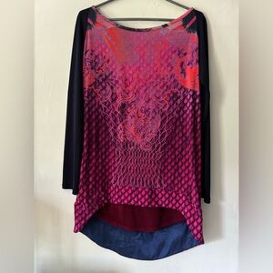 Save the Queen flowy top size S, EUC